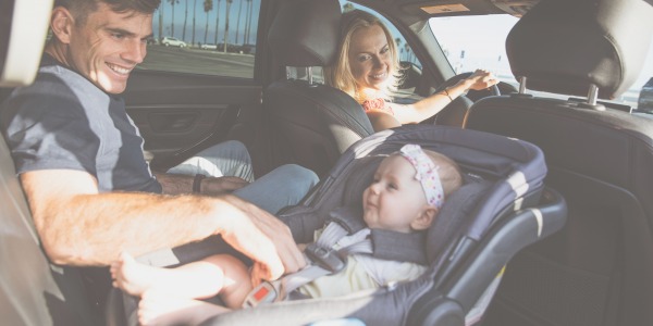 La seguridad infantil en el auto, desde el embarazo hasta los 12 años. 
